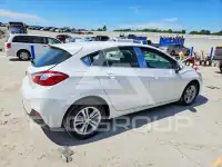 2018 Chevrolet Cruze photo