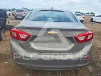 2018 Chevrolet Cruze photo