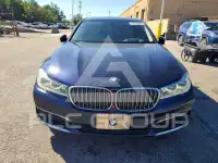2018 BMW 750 фото