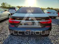 2018 BMW 750 фото