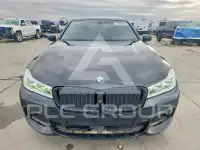 2018 BMW 750 фото
