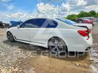2018 BMW 750 фото