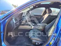 2018 BMW 330 photo