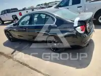 2018 BMW 330 photo