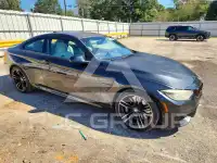 2018 BMW M4 photo