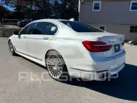 2018 BMW 750 фото