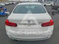 2018 BMW 330 photo