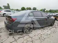 2018 BMW M760 фото