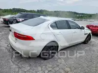 2018 Jaguar XE фото