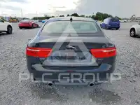 2018 Jaguar XE фото