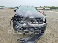 2018 Jeep COMPASS photo