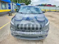 2018 Jeep CHEROKEE photo
