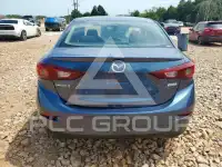 2018 Mazda 3 photo