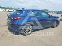 2018 Mazda 3 photo