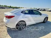 2018 Mazda 3 photo