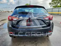 2018 Mazda 3 фото