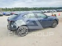 2018 Mazda 3 photo