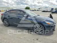 2018 Mazda 3 photo