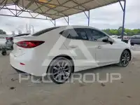 2018 Mazda 3 photo