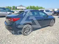 2018 Mazda 3 photo