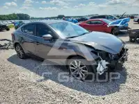 2018 Mazda 3 photo