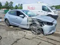 2018 Mazda 3 photo