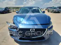 2018 Mazda 3 photo