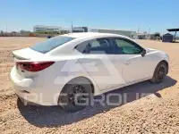 2018 Mazda 3 photo