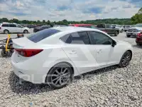 2018 Mazda 3 photo