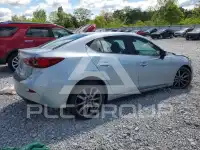 2018 Mazda 3 photo