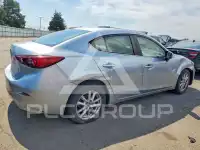 2018 Mazda 3 photo