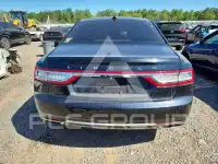 2018 Lincoln Continental photo