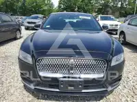2018 Lincoln Continental photo
