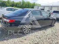 2018 Lincoln Continental photo