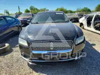 2018 Lincoln Continental photo