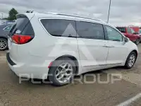 2018 Chrysler PACIFICA photo