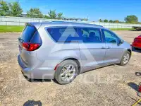 2018 Chrysler PACIFICA photo