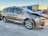 2018 Chrysler PACIFICA photo