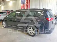 2018 Chrysler PACIFICA photo