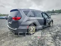 2018 Chrysler PACIFICA photo