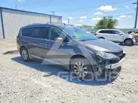 2018 Chrysler PACIFICA photo