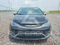 2018 Chrysler PACIFICA photo