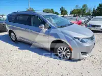 2018 Chrysler PACIFICA photo