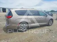 2018 Chrysler PACIFICA photo