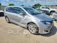 2018 Chrysler PACIFICA photo
