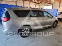2018 Chrysler PACIFICA photo
