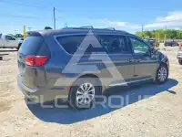 2018 Chrysler PACIFICA photo