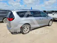 2018 Chrysler PACIFICA photo