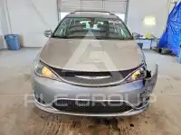 2018 Chrysler PACIFICA photo