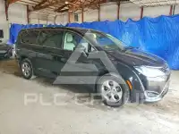 2018 Chrysler PACIFICA photo